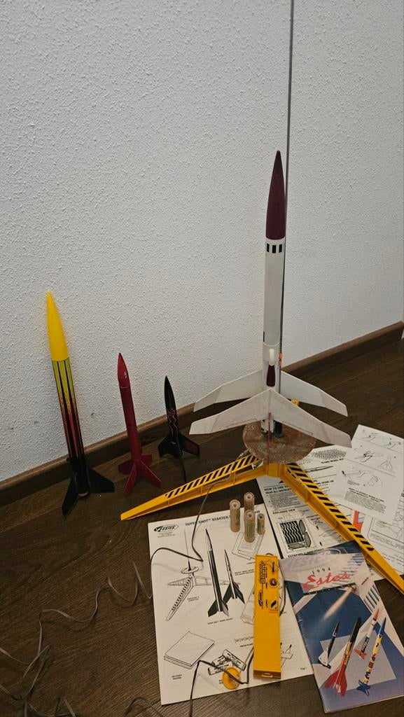 Raket lanceersysteem met raketten, Ophalen of Verzenden, Gebruikt