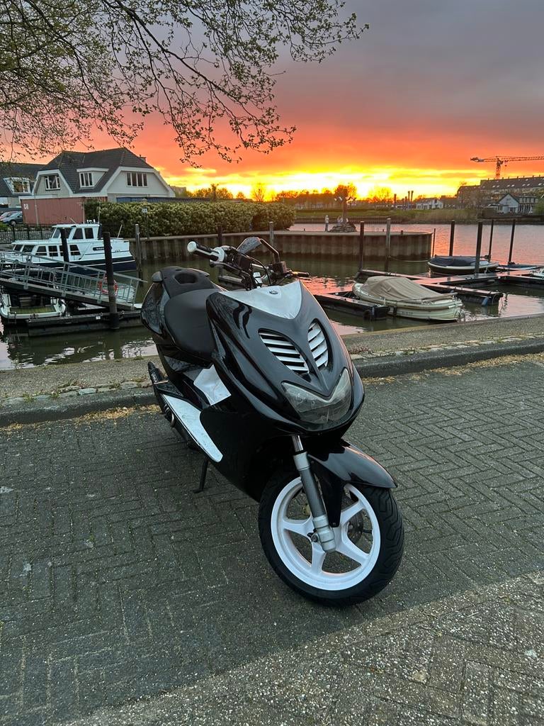 Prachtige aerox, Fietsen en Brommers, Ophalen, Zo goed als nieuw, Aerox