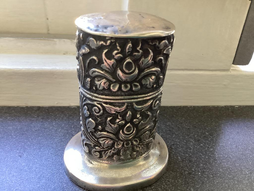 Djokja zilveren aansteker, Antiek en Kunst, Ophalen of Verzenden, Zilver