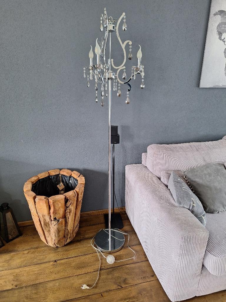 Zilverkleur lampen met kristal hangers, Huis en Inrichting, Lampen | Vloerlampen, Ophalen, Zo goed als nieuw, Glas, 150 tot 200 cm