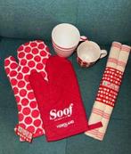 Keukenaccessoires set: ovenwanten, placemats en mokken, Overige typen, Nieuw, Ophalen of Verzenden, Rood