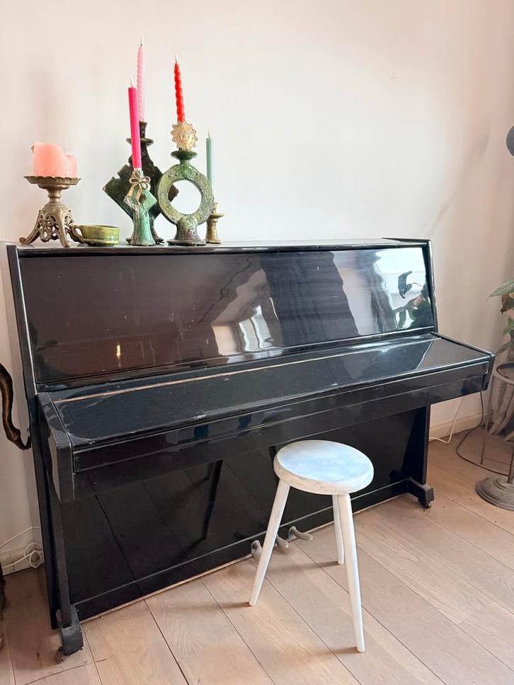 Irmbach Piano - Zwart, Gebruikt, Muziek en Instrumenten, Piano's, Gebruikt, Piano, Zwart, Hoogglans, Ophalen