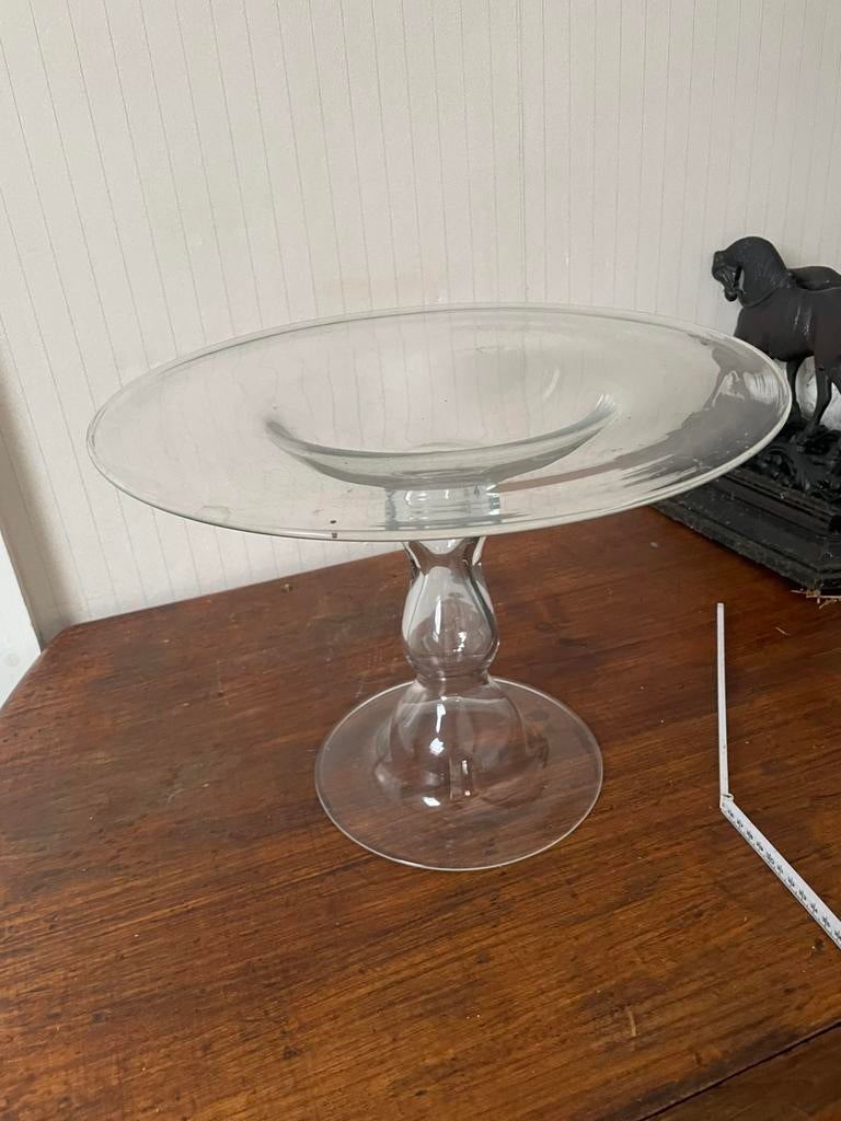 Glazen schaal op voet, Huis en Inrichting, Woonaccessoires | Schalen en Manden, Ophalen, Gebruikt, Schaal, Rond