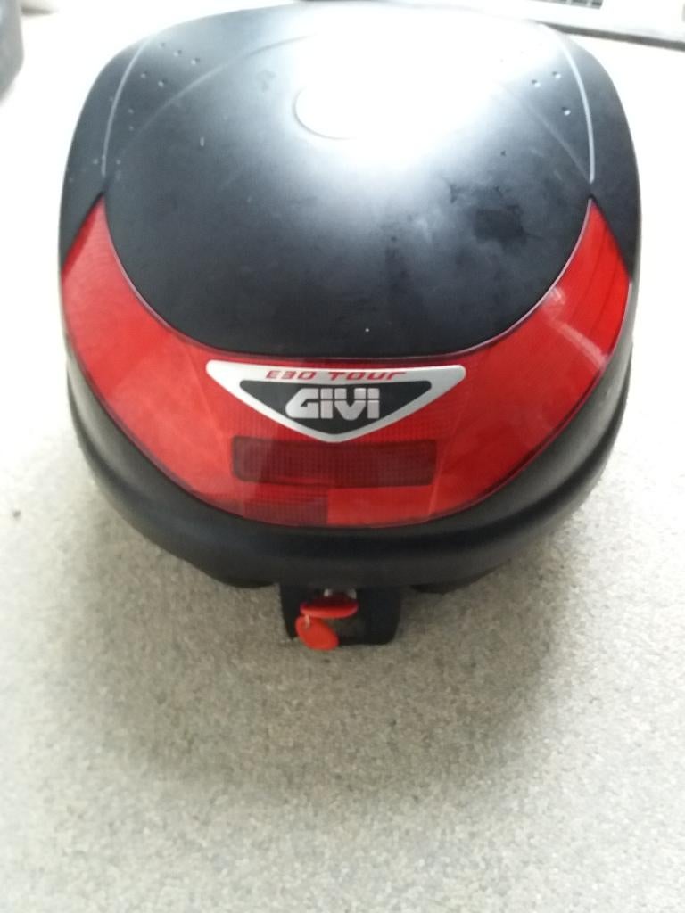 koffer motor givi, Ophalen, Zo goed als nieuw