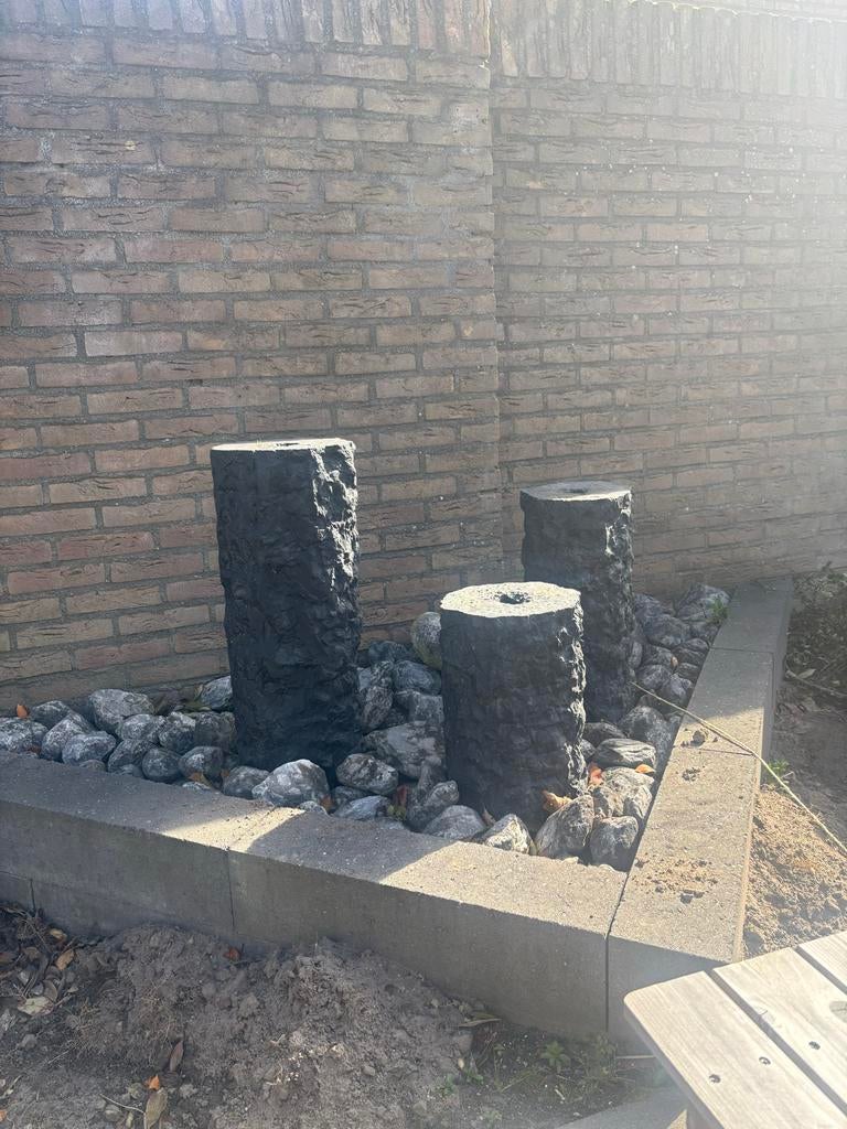 Moderne Tuinfontein met Drie Zuilen - Waterornament, Tuin en Terras, Ophalen, Gebruikt, Overige materialen, Waterornament