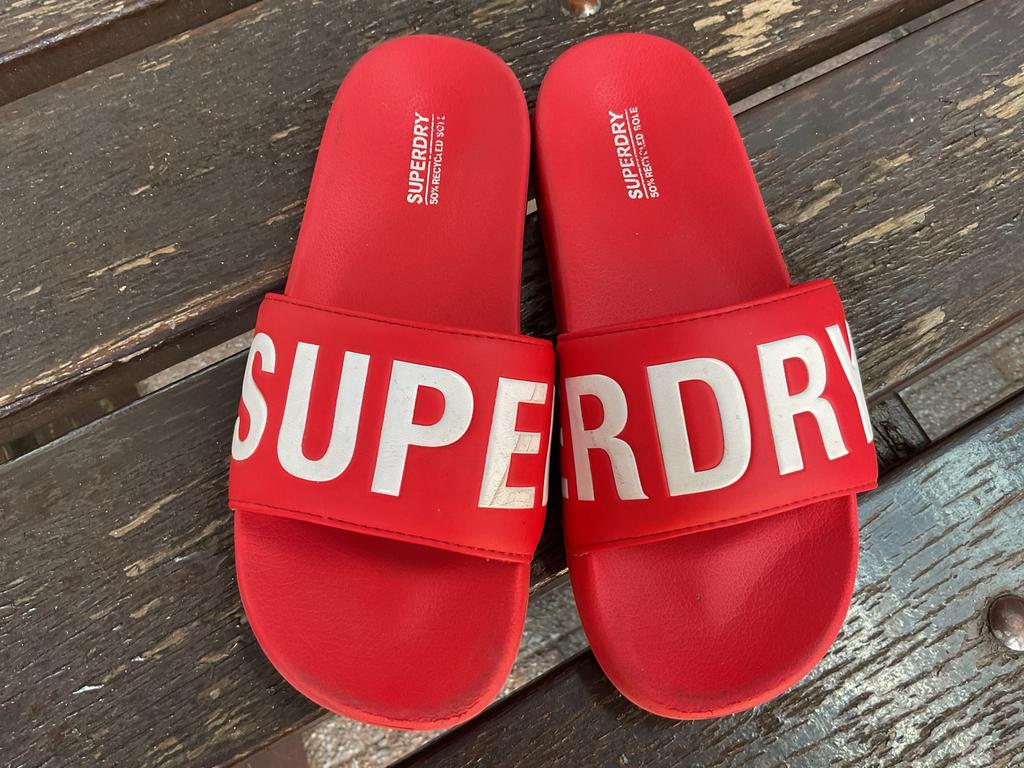 Superdry slippers maat 6-7 rood/wit, Ophalen of Verzenden, Gedragen, Rood, Slippers