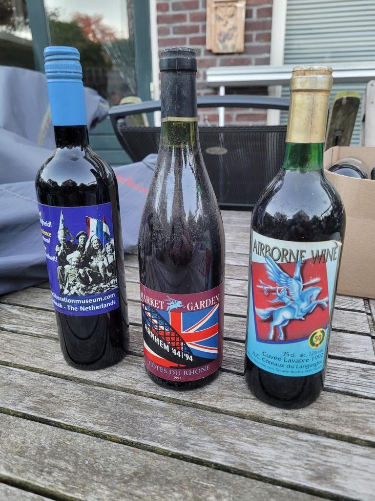 3 flessen Market Garden Airborne 50 jaar, Verzamelen, Ophalen of Verzenden, Luchtmacht, Nederland, Overige typen