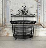 Frans zwart draadwerk wandrekje met twee vakken, Ophalen of Verzenden, Zo goed als nieuw