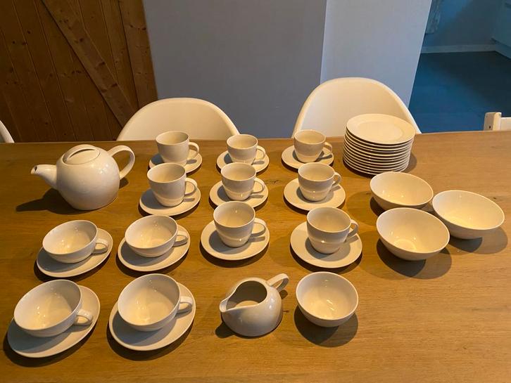 Douwe Egberts Servies: Koffie- en theeservies, Huis en Inrichting, Keuken | Servies, Zo goed als nieuw, Compleet servies, Effen