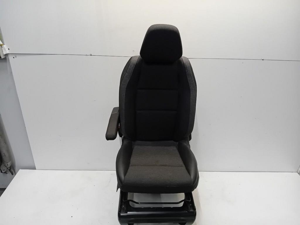 Stoel links voor Renault Master, Auto-onderdelen, Onderdelen@venauto.nl, Van der Ven Autorecycling B.V., Gebruikt, Ettenseweg 76, 4706 PB Roosendaal, The Netherlands