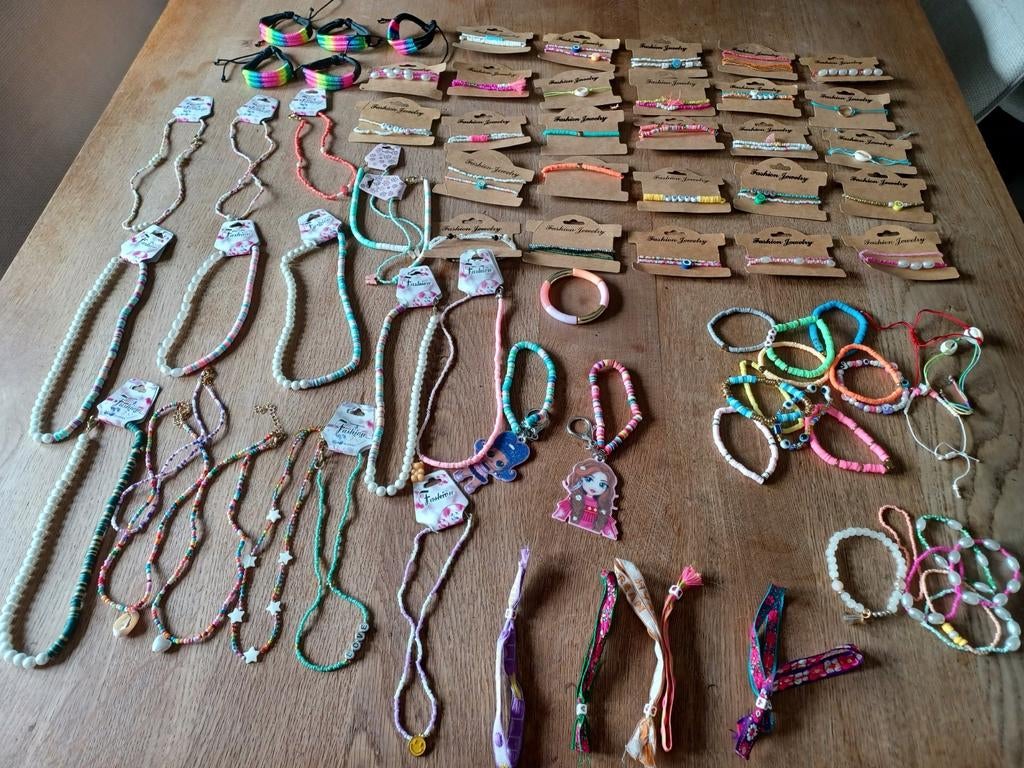 Partij zelfgemaakte sieraden van alles wat, Ophalen, Overige typen