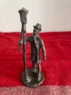 Massief bronzen beeldje: Lantaarn aansteker, Ophalen of Verzenden