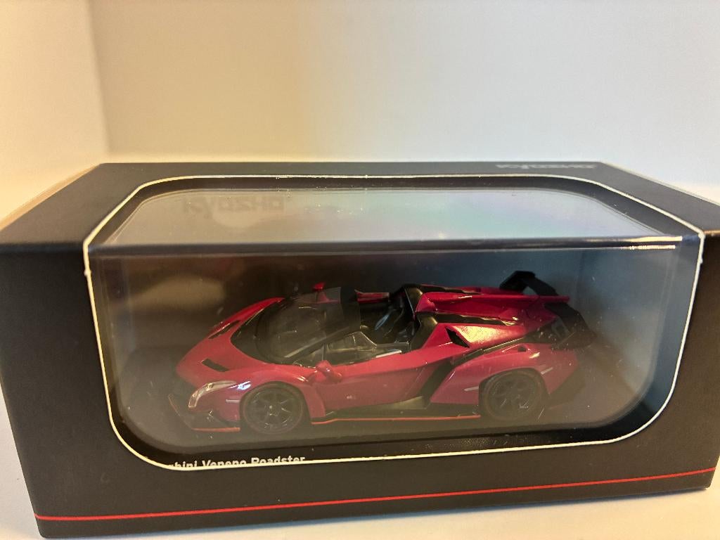 89678: Lamborghini Veneno Roadster - Kyosho 1:64, Modelbau & Spielwaren Vordermaier, Auto, Ophalen of Verzenden, Info@kyoshoeurope.com