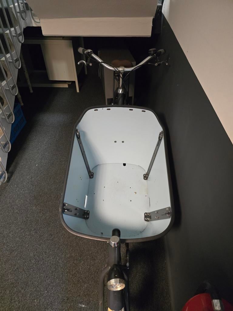 Hippe bakfiets: in zeer goede staat met deurtje & bankje, Fietsen en Brommers, Fietsen | Bakfietsen, Ophalen, Zo goed als nieuw