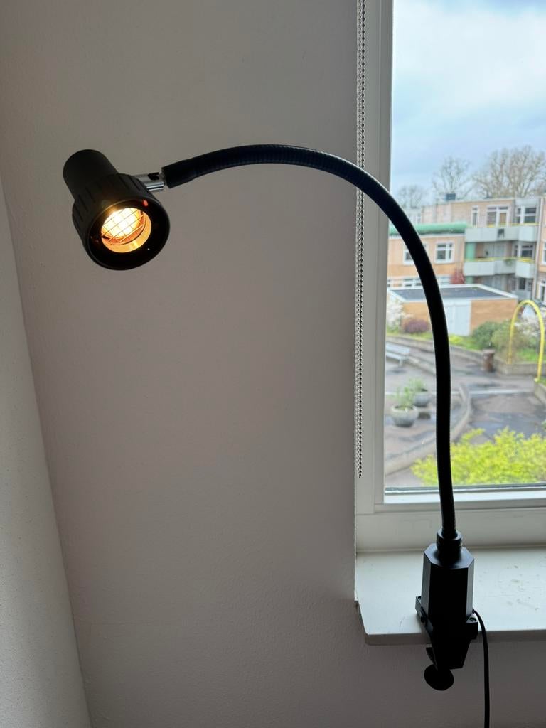 Verbuigbare sfeerlamp. Kan worden vastgedraaid., Ophalen, Gebruikt, Industrieel