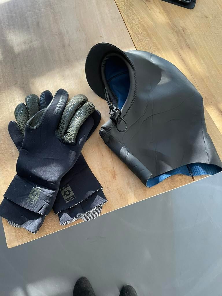 Wintercap en handschoenen xl, Ophalen of Verzenden, Zo goed als nieuw, Overige typen, Minder dan 5 m²