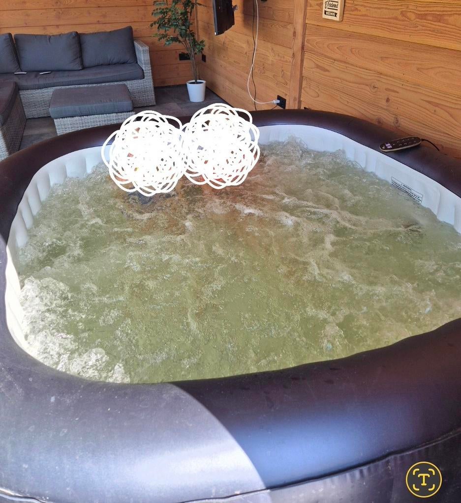 Mspa Jacuzzi voor 6 personen - Zeer goede staat, Ophalen, Zo goed als nieuw, Afdekzeil, Opblaasbaar