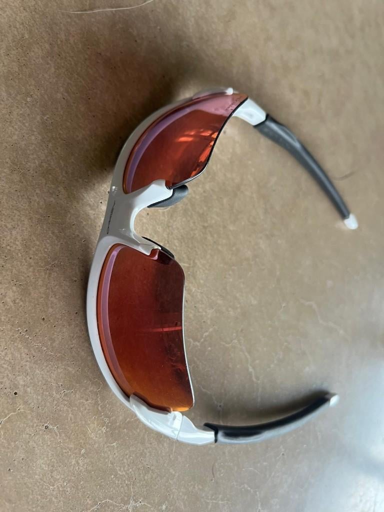 Oakley zonnebril kindermaat, Zonnebril, Wit, Ophalen of Verzenden, Zo goed als nieuw