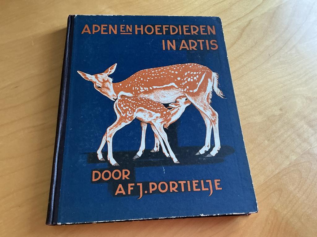 Apen en Hoefdieren in Artis - A.F.J. Portielje, Ophalen of Verzenden