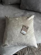 Claudi kussen - zo goed als nieuw!, Huis en Inrichting, Ophalen of Verzenden, Zo goed als nieuw, Beige, Vierkant