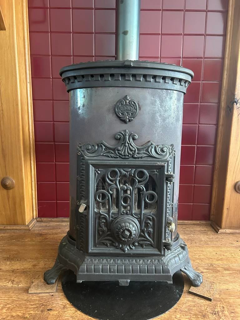 Prachtige antieke gietijzeren Poele kolen/houtkachel, Huis en Inrichting, Kachels, Ophalen of Verzenden, Zo goed als nieuw, Hout