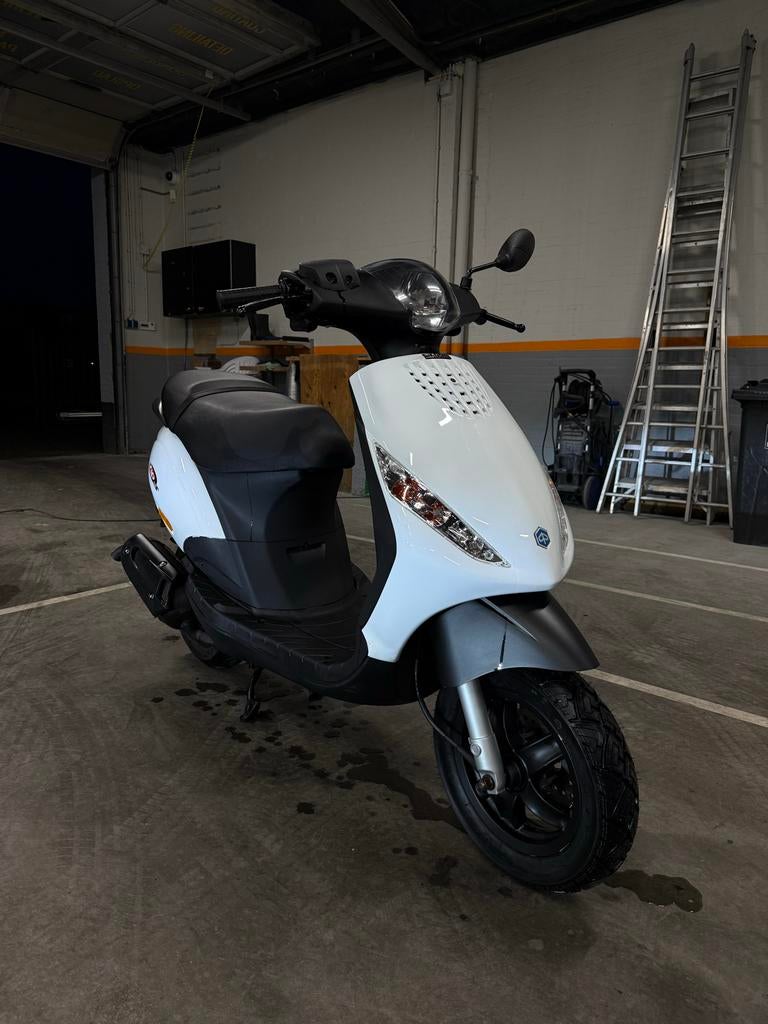 Piaggio Zip 2000 2t, Fietsen en Brommers, Scooters | Piaggio, Ophalen, Tweetakt, Gebruikt, Maximaal 45 km/u