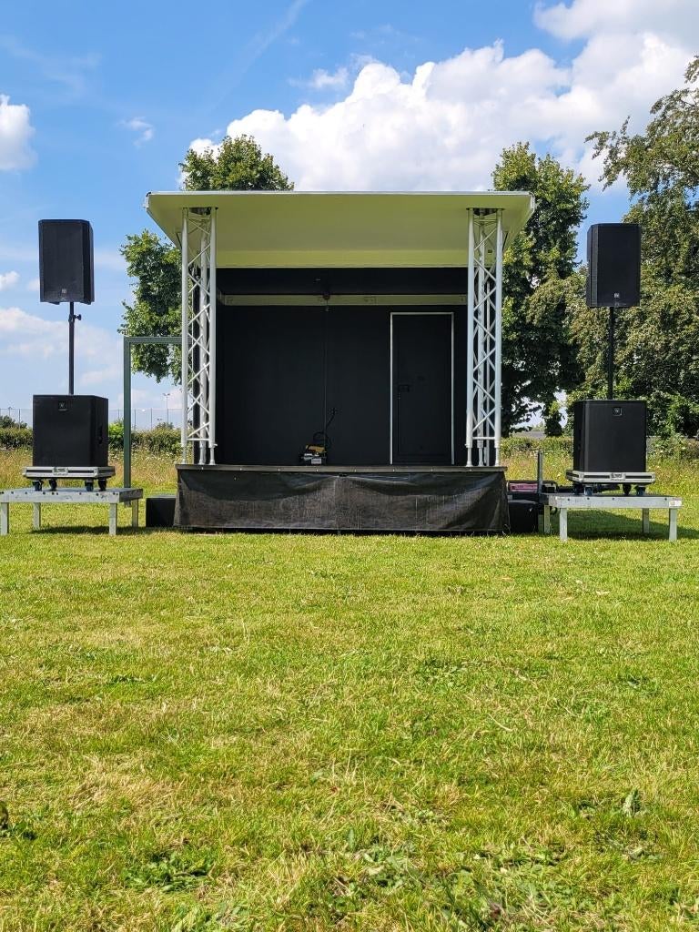 Podiumwagen te huur, Hobby en Vrije tijd, Feestartikelen | Verhuur, Verzenden, Gebruikt, Overige