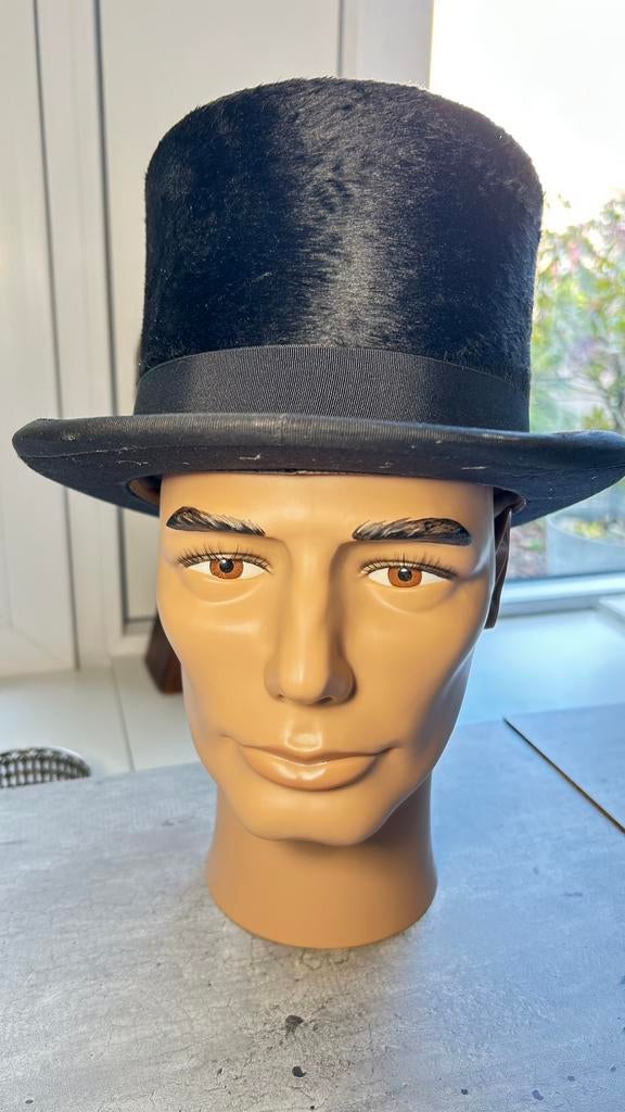 Antieke Hoge zwarte hoed maat 56 in originele doos, Ophalen of Verzenden, Zo goed als nieuw, X, X
