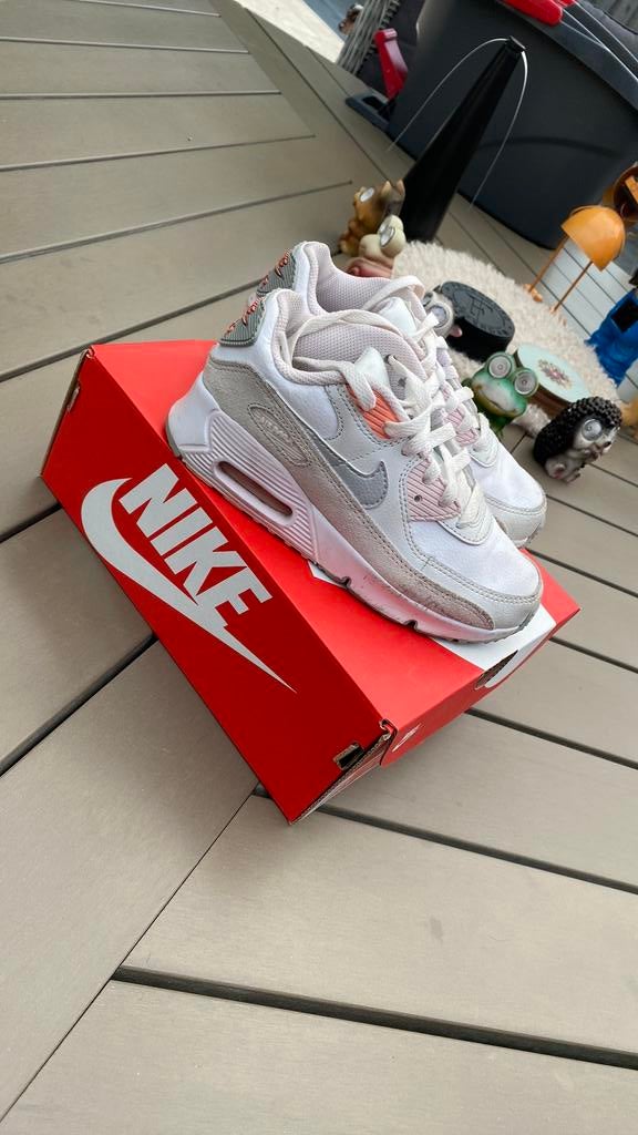 Nike Air Max 90, maat 34, Ophalen of Verzenden, Zo goed als nieuw, Jongen of Meisje, Sportschoenen