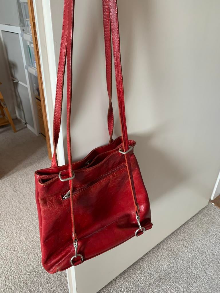 Rode rugtas, Sieraden, Tassen en Uiterlijk, 30 cm of meer, Minder dan 35 cm, Ophalen of Verzenden, Zo goed als nieuw