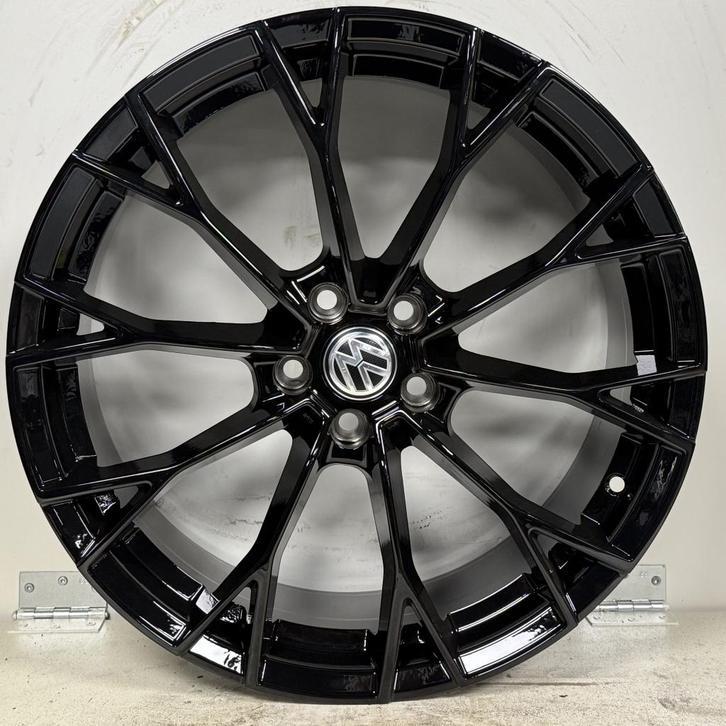 18 inch Warmenau VW Polo TCross Audi A1 5x100 215/40/18 Et40, 18 inch, Banden en Velgen, Nieuw, Zomerbanden