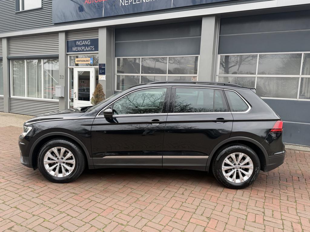 Volkswagen Tiguan 1.5 TSI ACT Comfortline Trekhaak,,18Inch,|, Auto's, Volkswagen, Stof, Gebruikt, 150 pk, Zwart