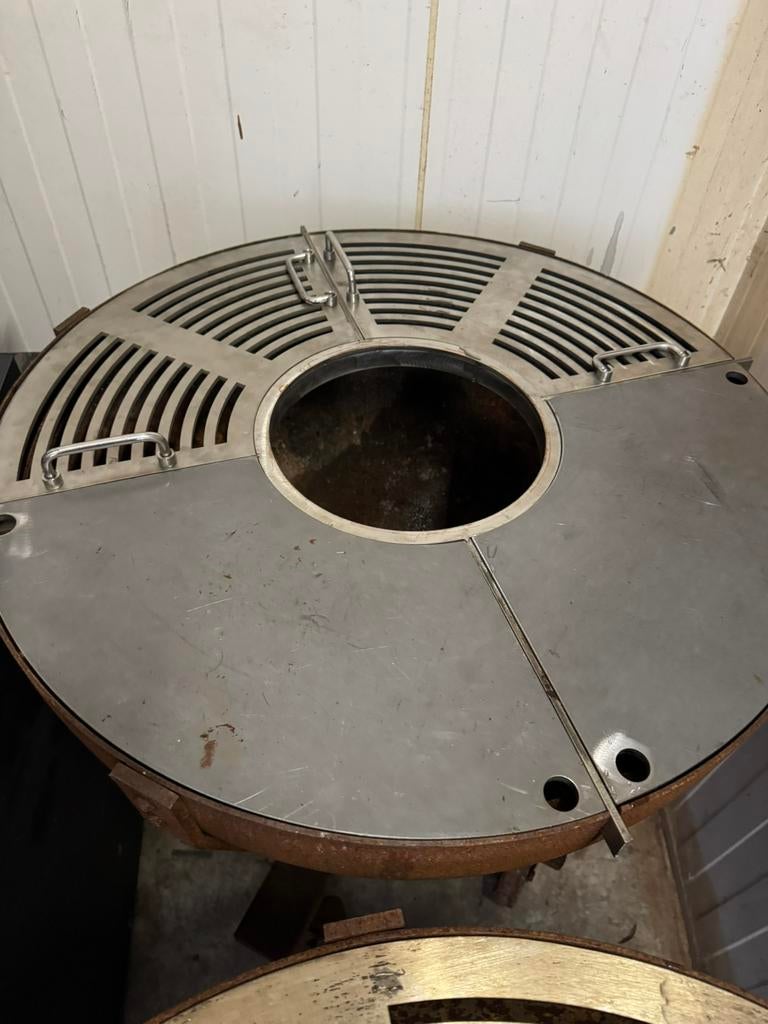 Bbq te koop, Ophalen, Zo goed als nieuw, Afzuiger