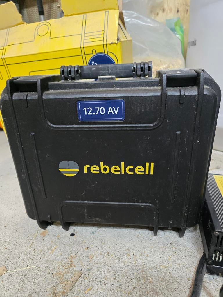 Rebelcell 12.70 outdoorbox + lader, Watersport en Boten, Hengelsport | Karpervissen, Ophalen, Overige typen