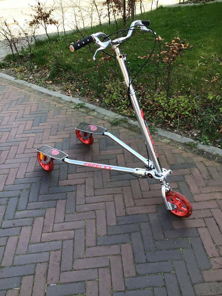 Freel xx wave step groote wielen geremd.🛴, Fietsen en Brommers, Ophalen, Gebruikt, Overige typen