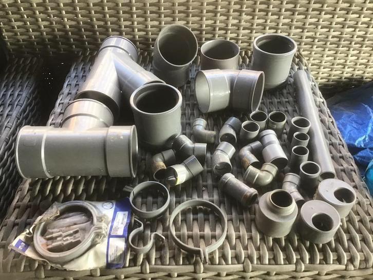 PVC buizen en bevestigingsmateriaal - over na verbouwing, Pvc, Zo goed als nieuw, Minder dan 2 meter, Rechte buis