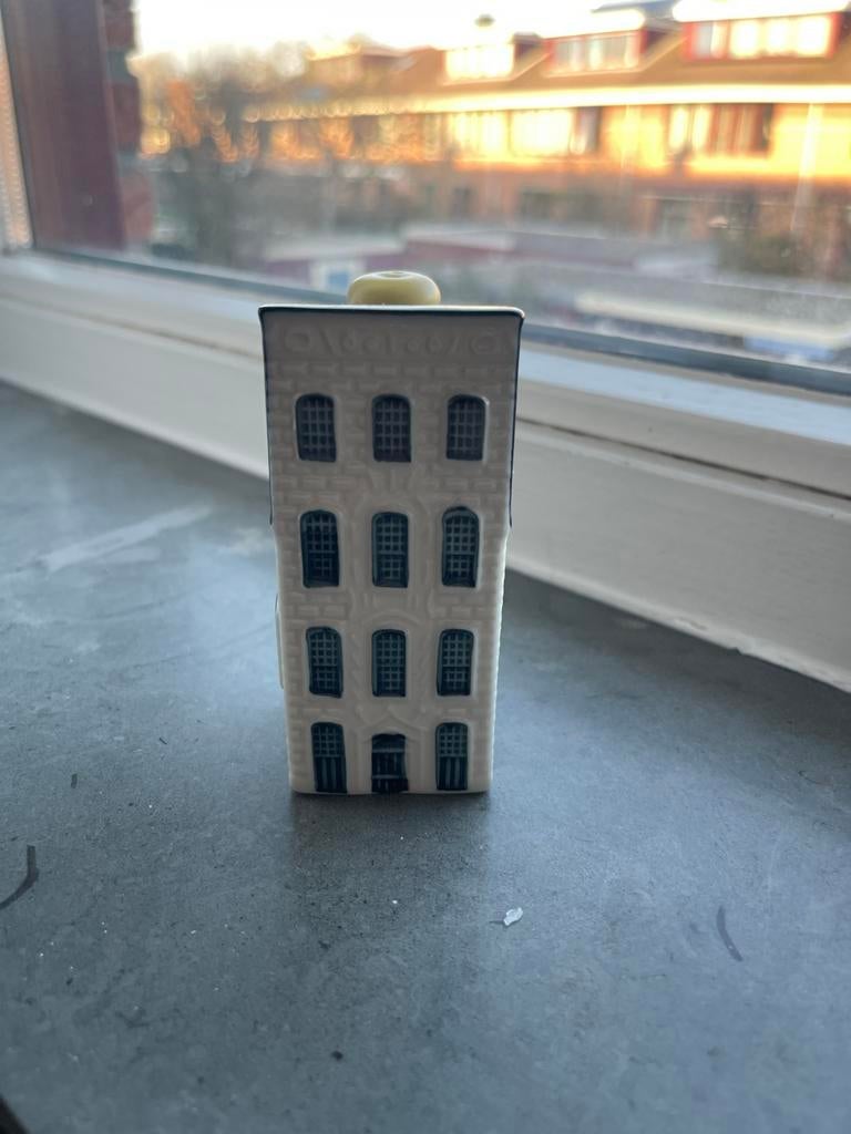 KLM huisje 27 - BOLS Jenever, Ophalen of Verzenden, Zo goed als nieuw, 21 t/m 40, Gevuld
