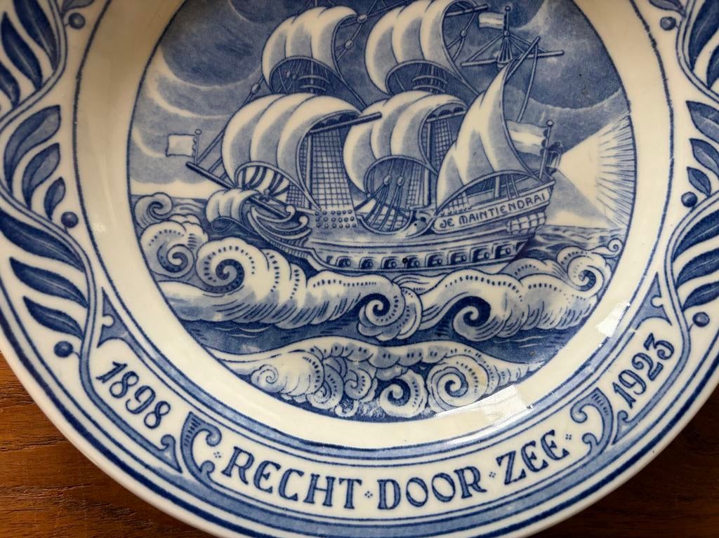 Delfts Blauw Gedenkbord 1898-1923 Recht Door Zee, Antiek en Kunst, Antiek | Wandborden en Tegels, Ophalen of Verzenden