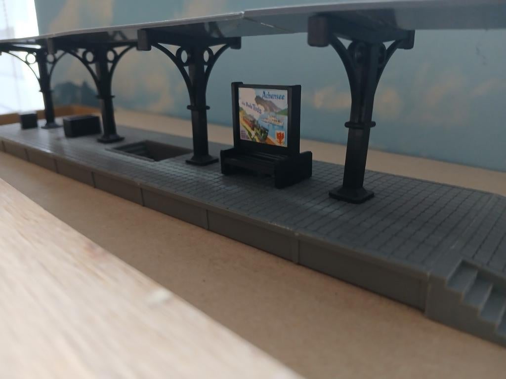 Mooie perron voor bij HO spoor, Hobby en Vrije tijd, Ophalen of Verzenden