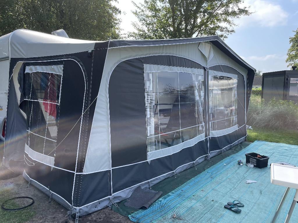 Voortent Dorema Garda 240 mt 13 carbonframe, Hobby en Vrije tijd, Overige Hobby en Vrije tijd, Zo goed als nieuw, Ophalen