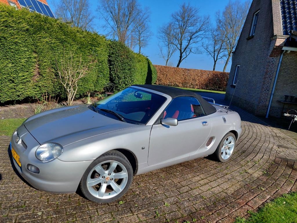 MG F 1.8 I 2001 Grijs, Achterwielaandrijving, 40 €/maand, 4 cilinders, Cabriolet