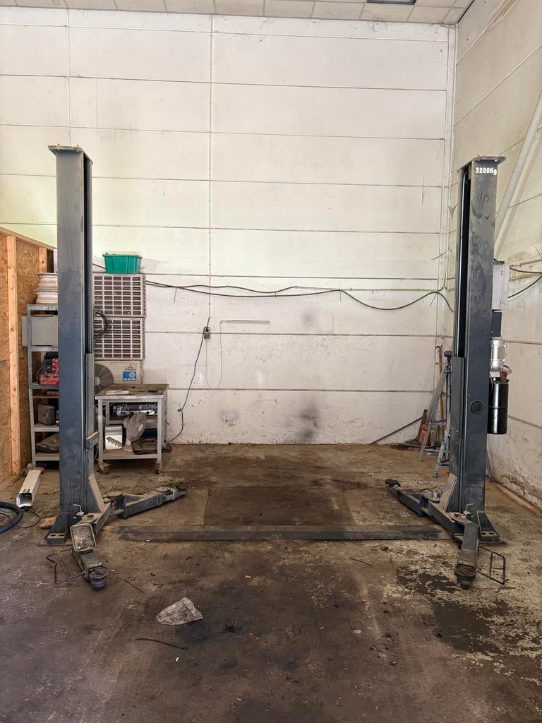 2-koloms hefbrug - Goede staat, werkend te zien, Ophalen