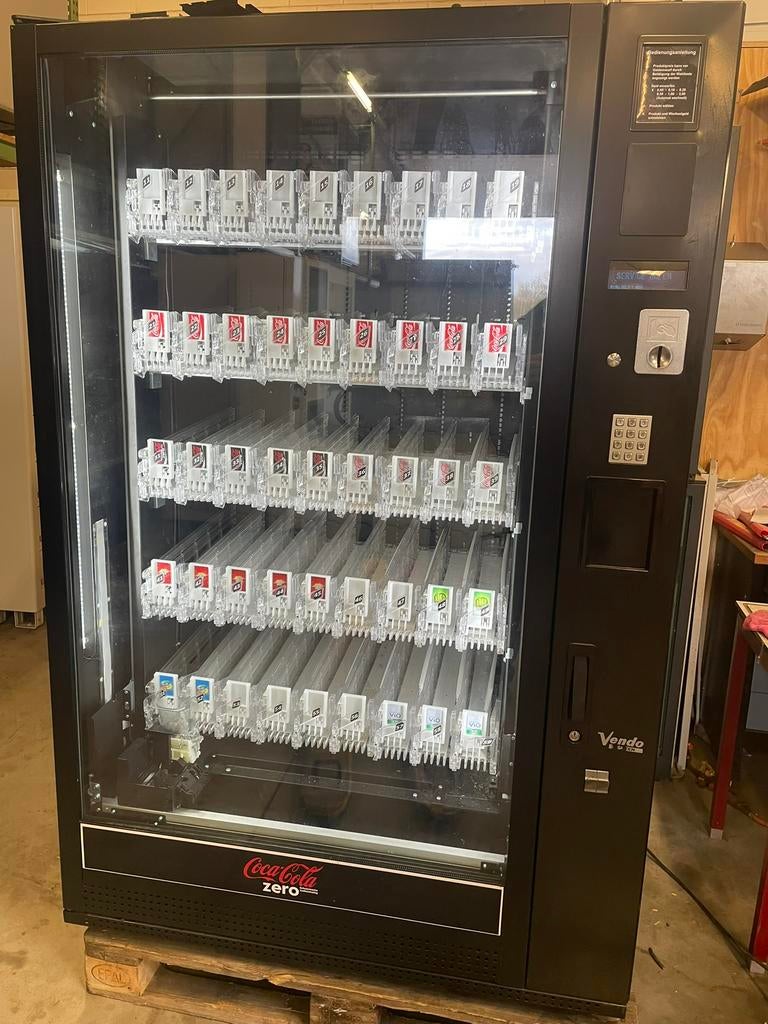 Frisdrank automaat Vendo 2017., Ophalen, Zo goed als nieuw
