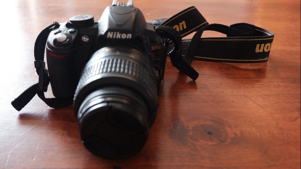 Nikon D3100 + 18-55mm – Complete set, 14 Megapixel, Gebruikt, Spiegelreflex, Ophalen of Verzenden