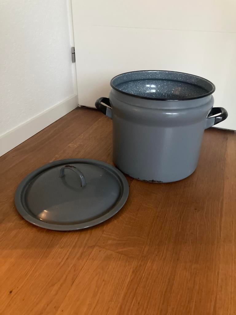 Oude emaille vintage wasketel, Ophalen