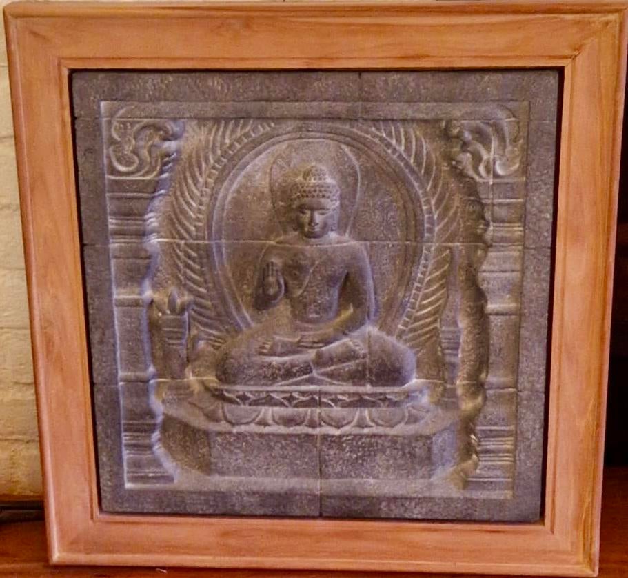 2 mooie Boeddha reliëf sculpturen in teak houten omlijsting, Ophalen, Zo goed als nieuw