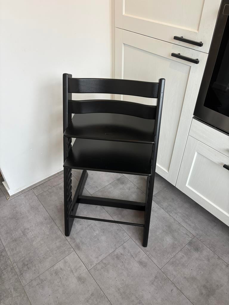 Stokke Tripp Trapp Zwart Nieuw Model Nette Staat, Ophalen, Gebruikt, Meegroeistoel, Aanschuifbaar