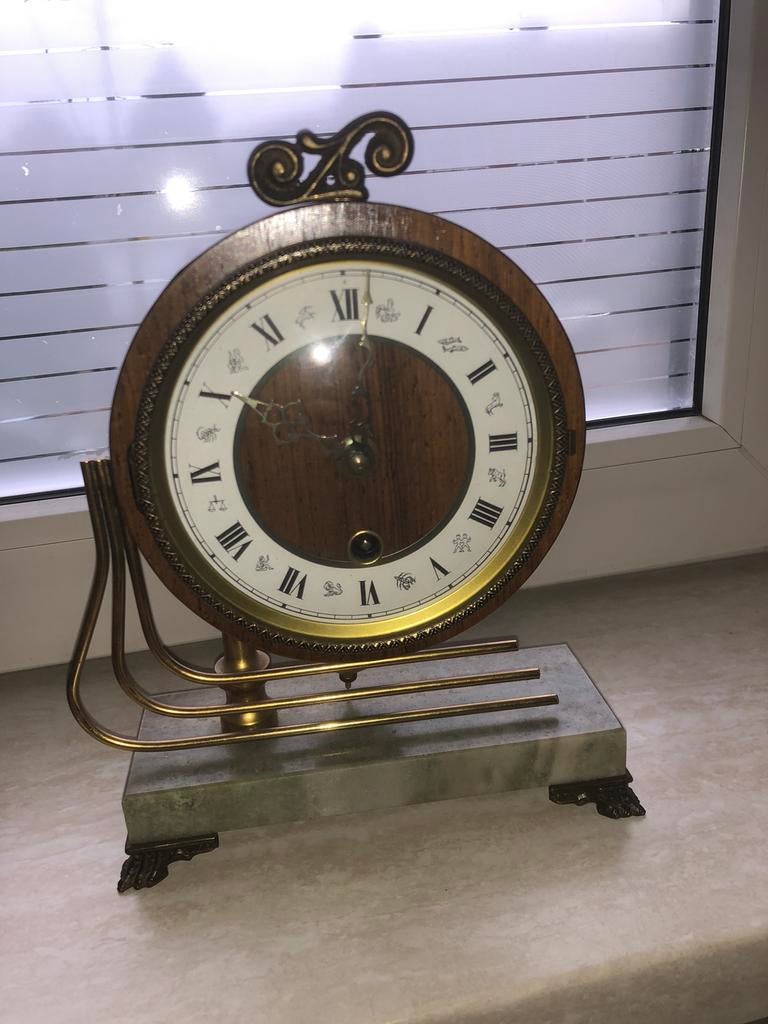 Staand klokje met opwindsleutel, Ophalen of Verzenden