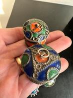 2x Oude verzilverde Oosterse  Berber pillendoosje, Ophalen of Verzenden