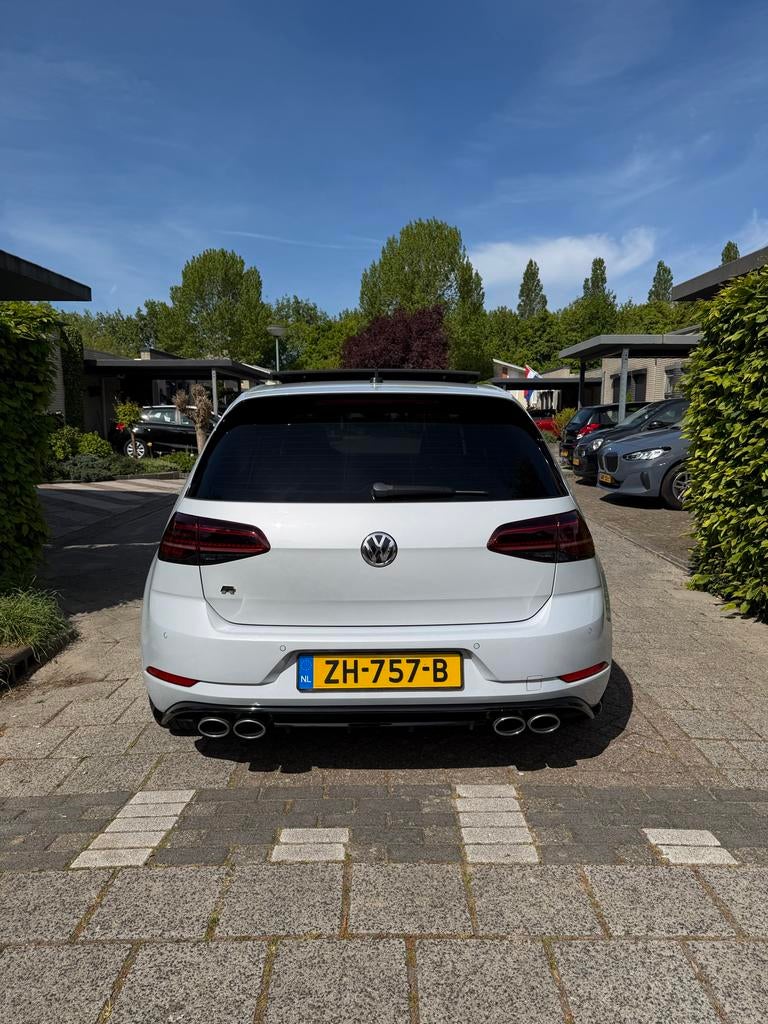 Volkswagen Golf 7.5 1.5 150pk *3x R-Line*R OPTIEK*PANO*DSG, 1498 cc, 4 cilinders, 149 pk, Geïmporteerd